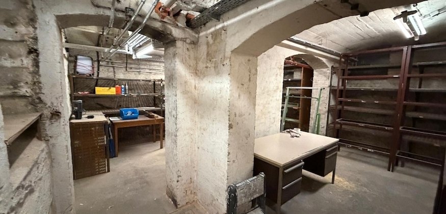 Vielseitig nutzbares Büro mit Lagerflächen