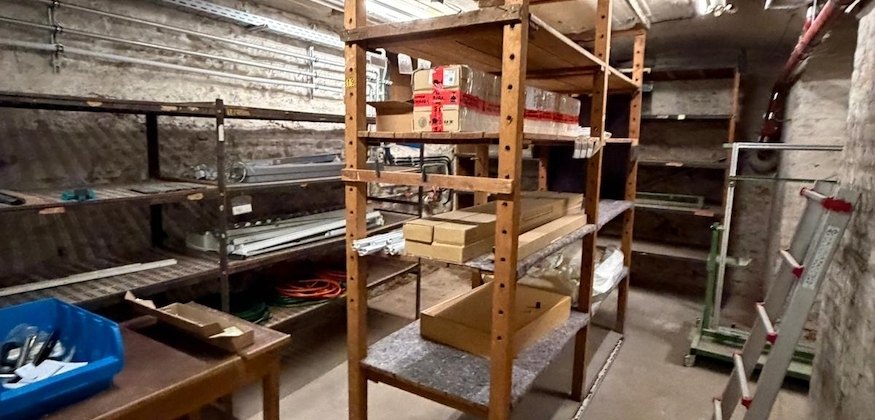 Vielseitig nutzbares Büro mit Lagerflächen