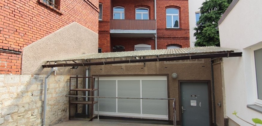 Vielseitig nutzbares Büro mit Lagerflächen