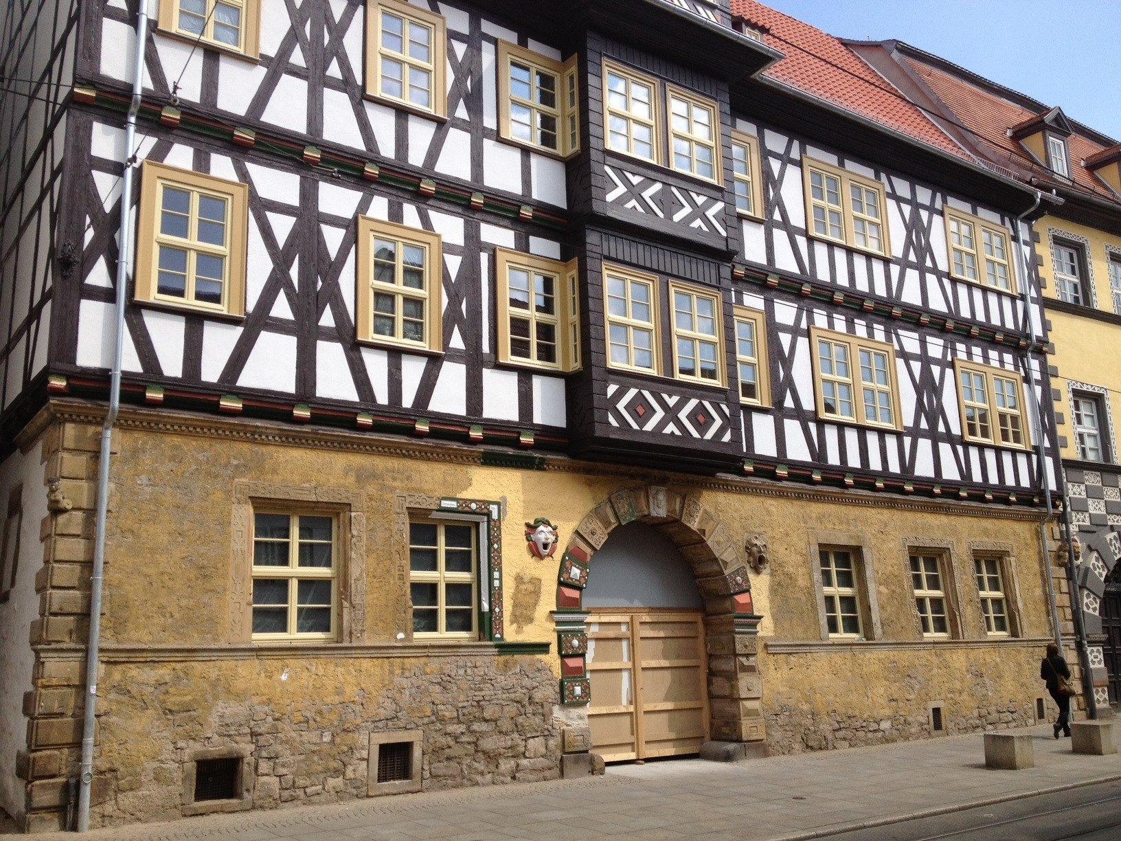 - 13042012-1.jpg