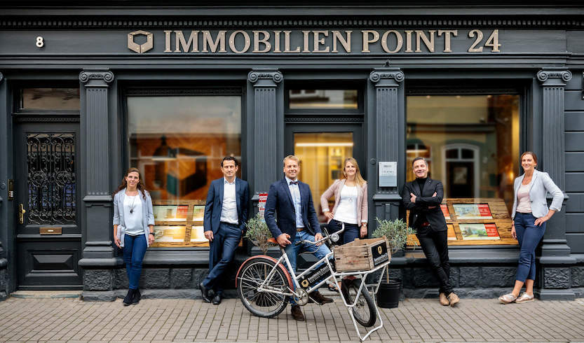 teambild 02 rz web srgb 1500px hoch teambild 02 rz web srgb 1500px hoch - teambild_02_rz_web_srgb_1500px_hoch.jpg